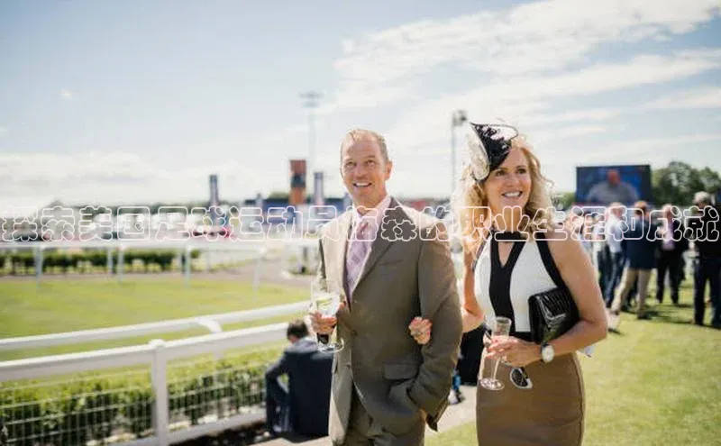 贝博APP体育网页华扬联众探索美国足球运动员梅森的职业生涯和成就